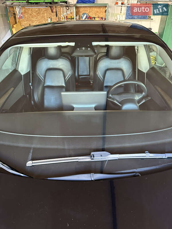 Седан Tesla Model 3 2022 в Дрогобыче