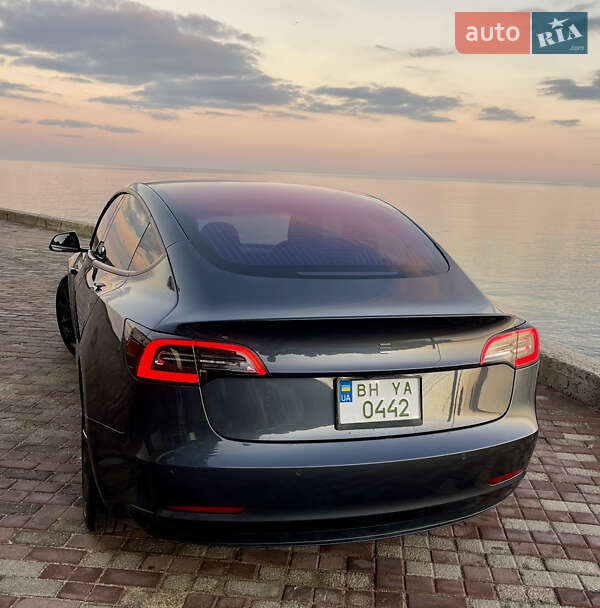 Седан Tesla Model 3 2018 в Одессе