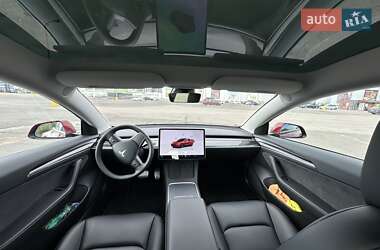 Седан Tesla Model 3 2022 в 