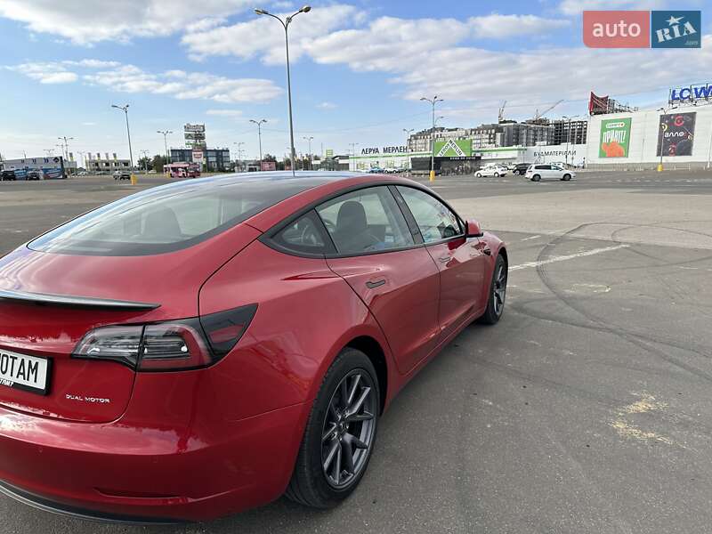 Седан Tesla Model 3 2022 в Одесі