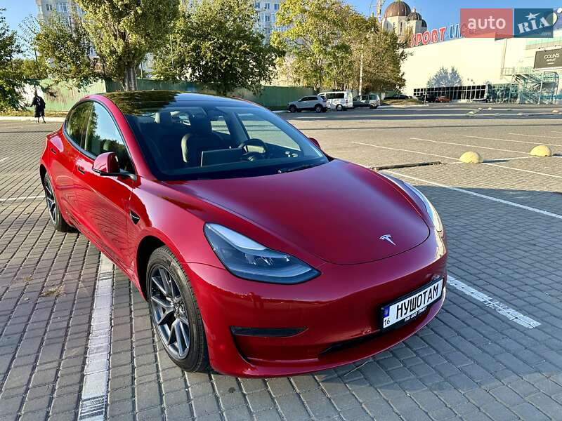 Седан Tesla Model 3 2022 в Одессе