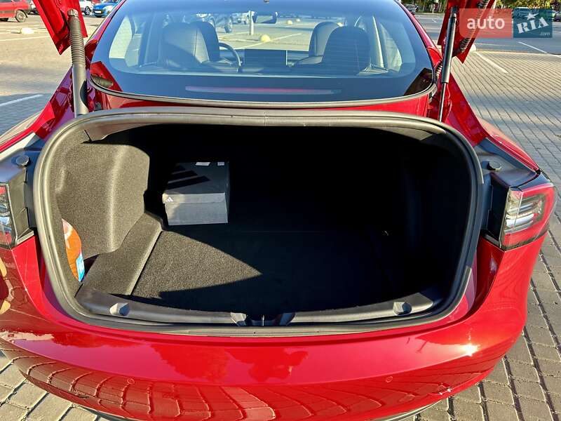 Седан Tesla Model 3 2022 в Одесі