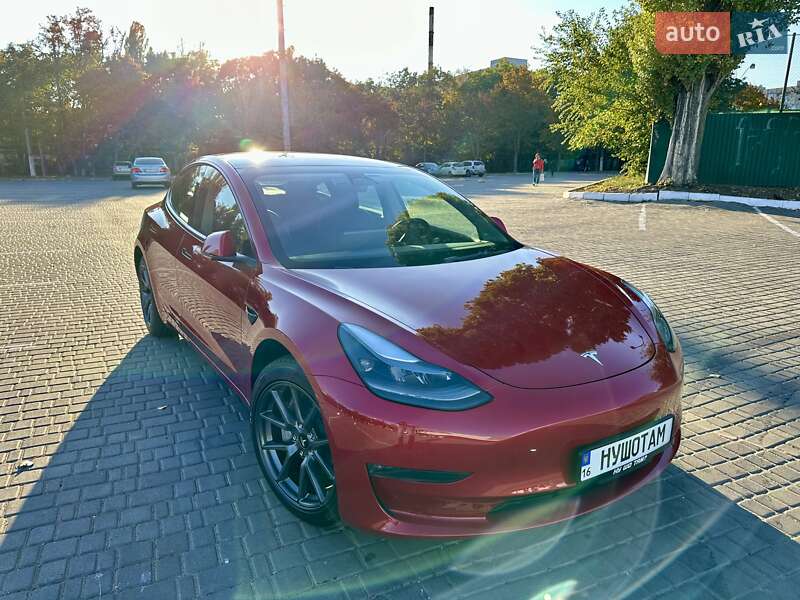 Седан Tesla Model 3 2022 в Одессе