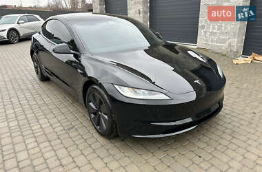 Tesla Model 3 2024