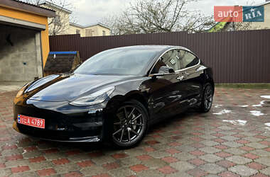 Седан Tesla Model 3 2019 в Ровно