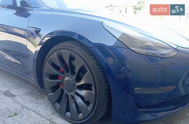 Седан Tesla Model 3 2021 в 