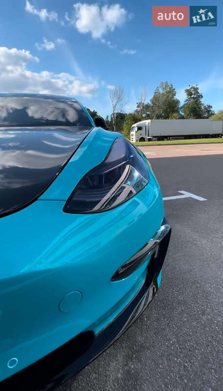 Седан Tesla Model 3 2019 в Киеве