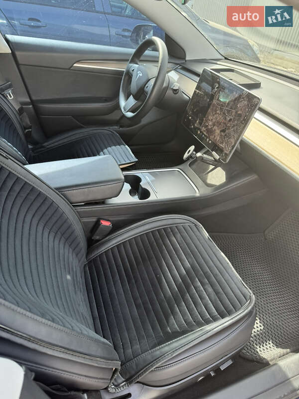 Седан Tesla Model 3 2021 в Виннице