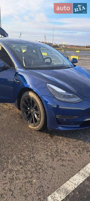 Седан Tesla Model 3 2022 в Миколаєві