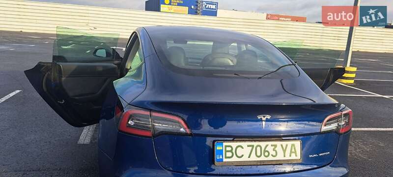 Седан Tesla Model 3 2022 в Миколаєві