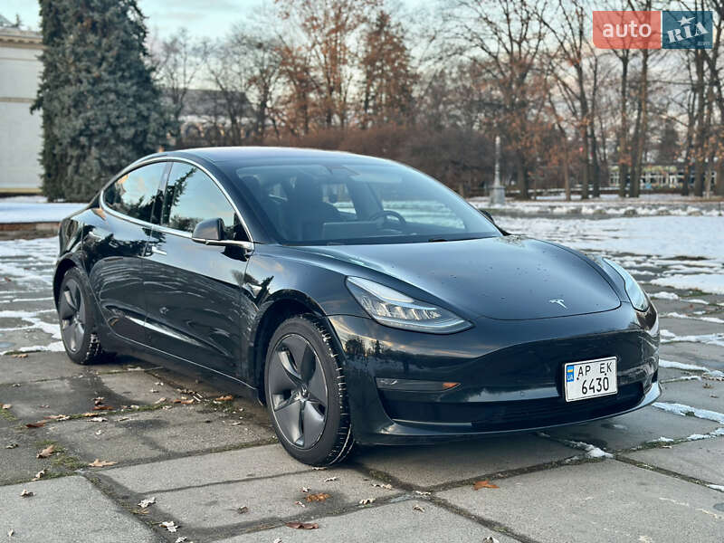 Седан Tesla Model 3 2018 в Киеве