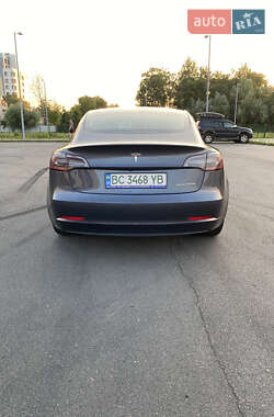 Седан Tesla Model 3 2019 в Львове