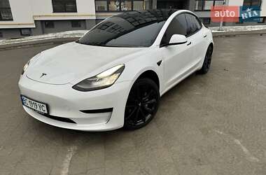 Седан Tesla Model 3 2020 в Новояворовске