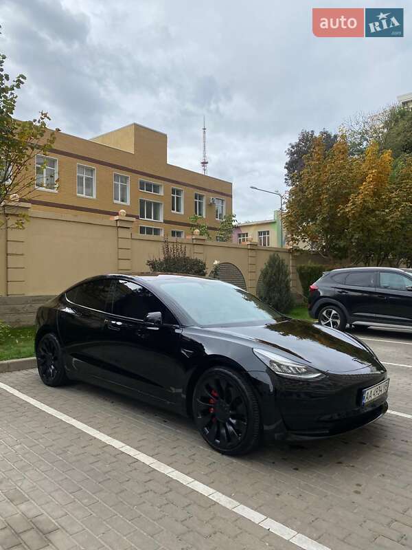 Седан Tesla Model 3 2018 в Одесі