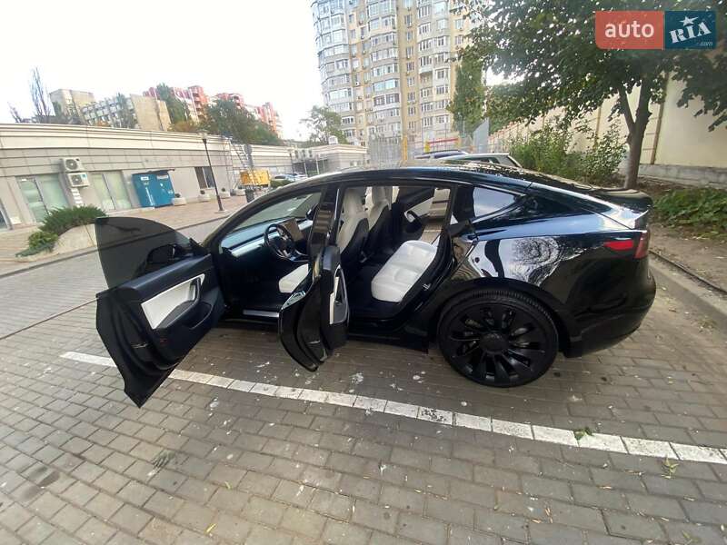 Седан Tesla Model 3 2018 в Одесі