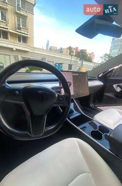 Седан Tesla Model 3 2018 в 