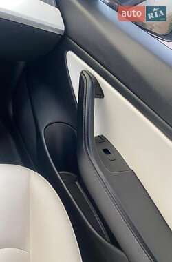 Седан Tesla Model 3 2018 в 