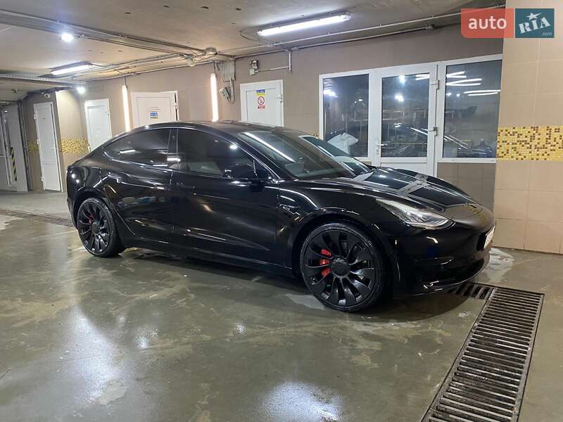 Седан Tesla Model 3 2018 в Одесі