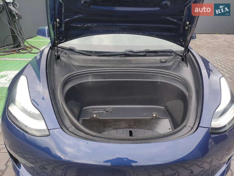 Седан Tesla Model 3 2018 в Каменском