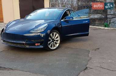 Седан Tesla Model 3 2017 в Львове