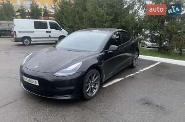 Седан Tesla Model 3 2021 в Киеве