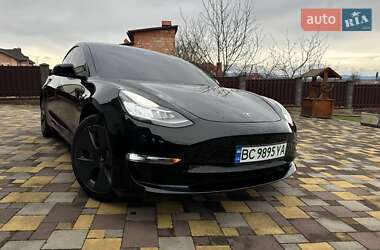 Седан Tesla Model 3 2022 в Трускавце