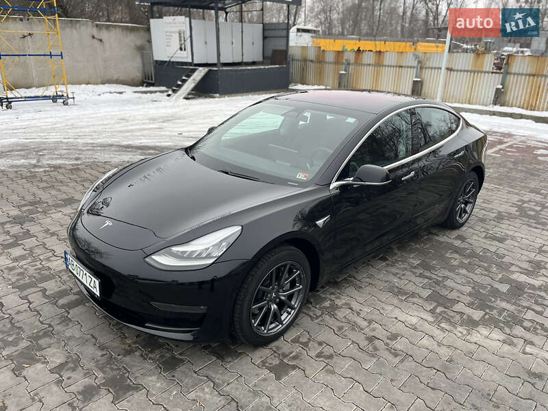 Седан Tesla Model 3 2018 в Вінниці