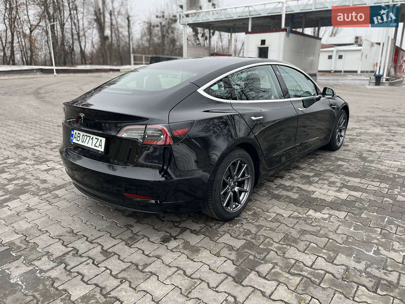 Седан Tesla Model 3 2018 в Вінниці