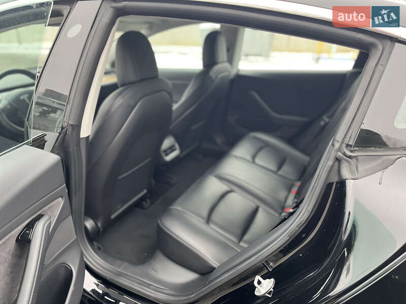 Седан Tesla Model 3 2018 в Вінниці