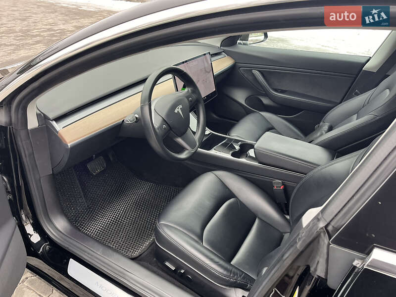 Седан Tesla Model 3 2018 в Вінниці