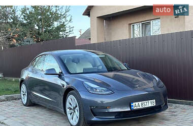 Седан Tesla Model 3 2023 в Киеве