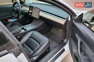 Седан Tesla Model 3 2020 в 
