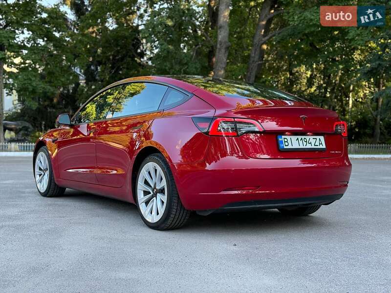 Седан Tesla Model 3 2022 в Полтаве