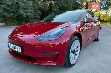 Седан Tesla Model 3 2022 в 