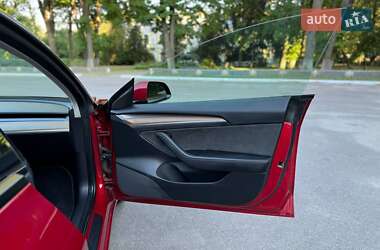 Седан Tesla Model 3 2022 в 