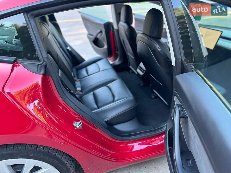 Седан Tesla Model 3 2022 в Полтаве