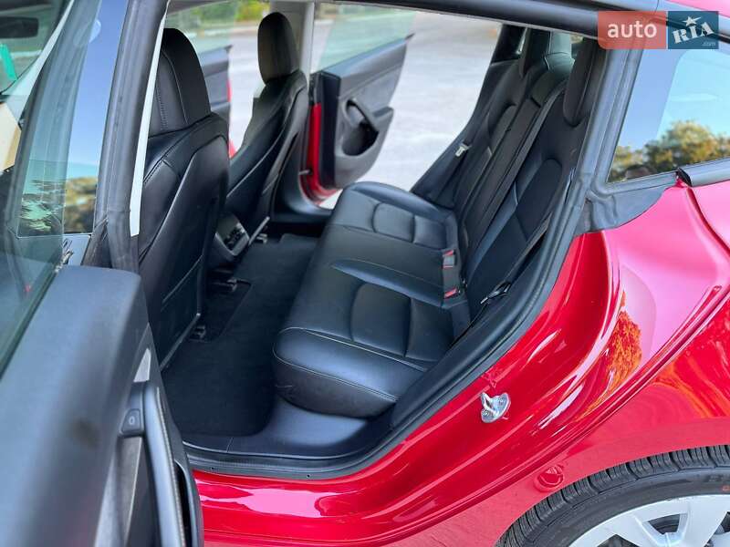 Седан Tesla Model 3 2022 в Полтаве