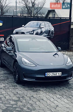 Седан Tesla Model 3 2023 в Теребовлі