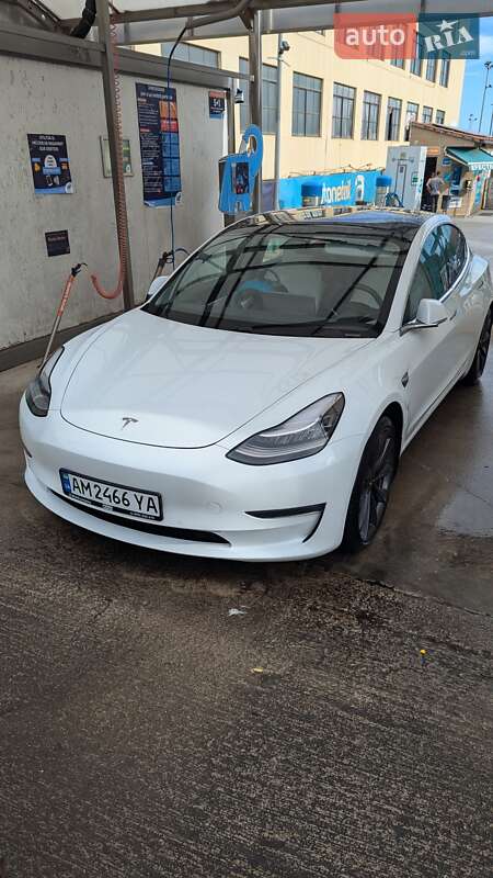 Седан Tesla Model 3 2020 в Днепре