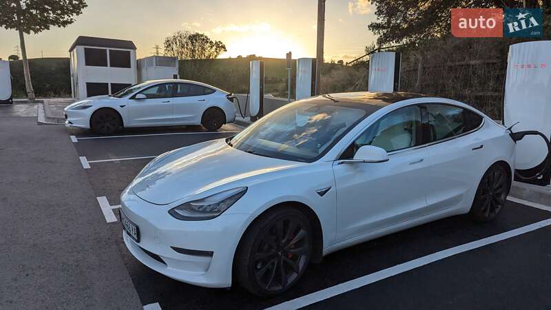 Седан Tesla Model 3 2020 в Днепре