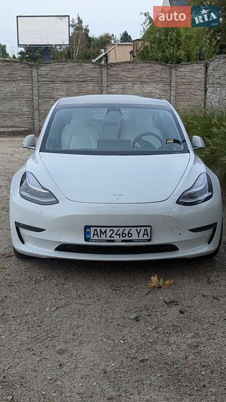 Седан Tesla Model 3 2020 в Днепре