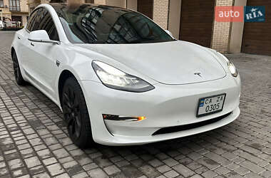 Седан Tesla Model 3 2020 в Черкасах