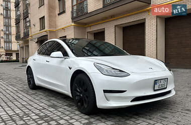 Седан Tesla Model 3 2020 в 