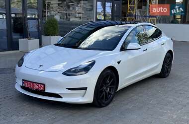 Седан Tesla Model 3 2022 в Рівному