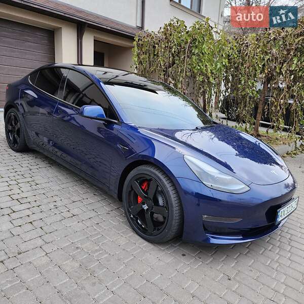 Седан Tesla Model 3 2023 в Одесі