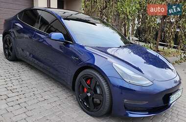Седан Tesla Model 3 2023 в 