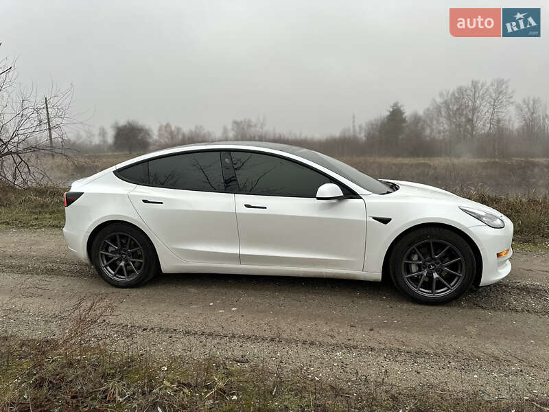 Tesla Model 3 2021
