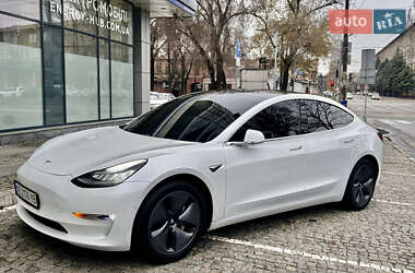 Седан Tesla Model 3 2019 в Дніпрі