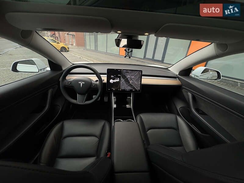 Седан Tesla Model 3 2019 в Дніпрі