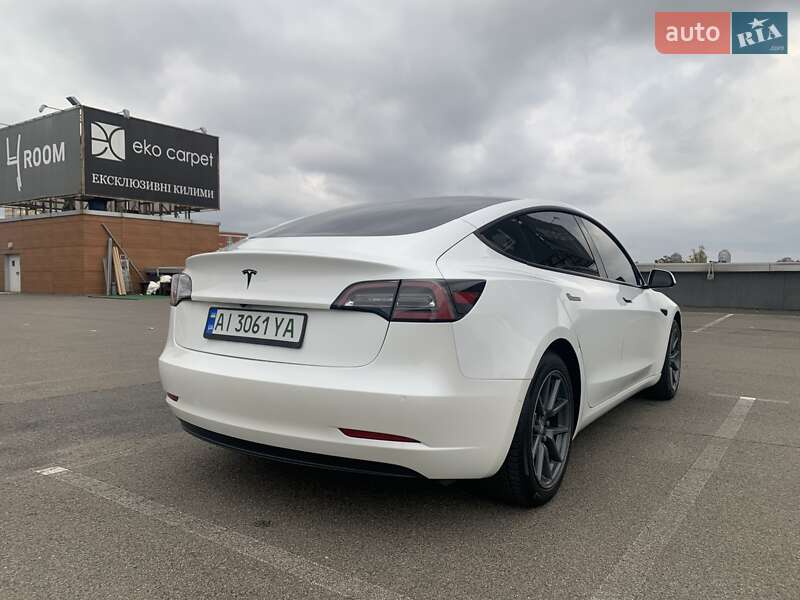 Седан Tesla Model 3 2021 в Києві